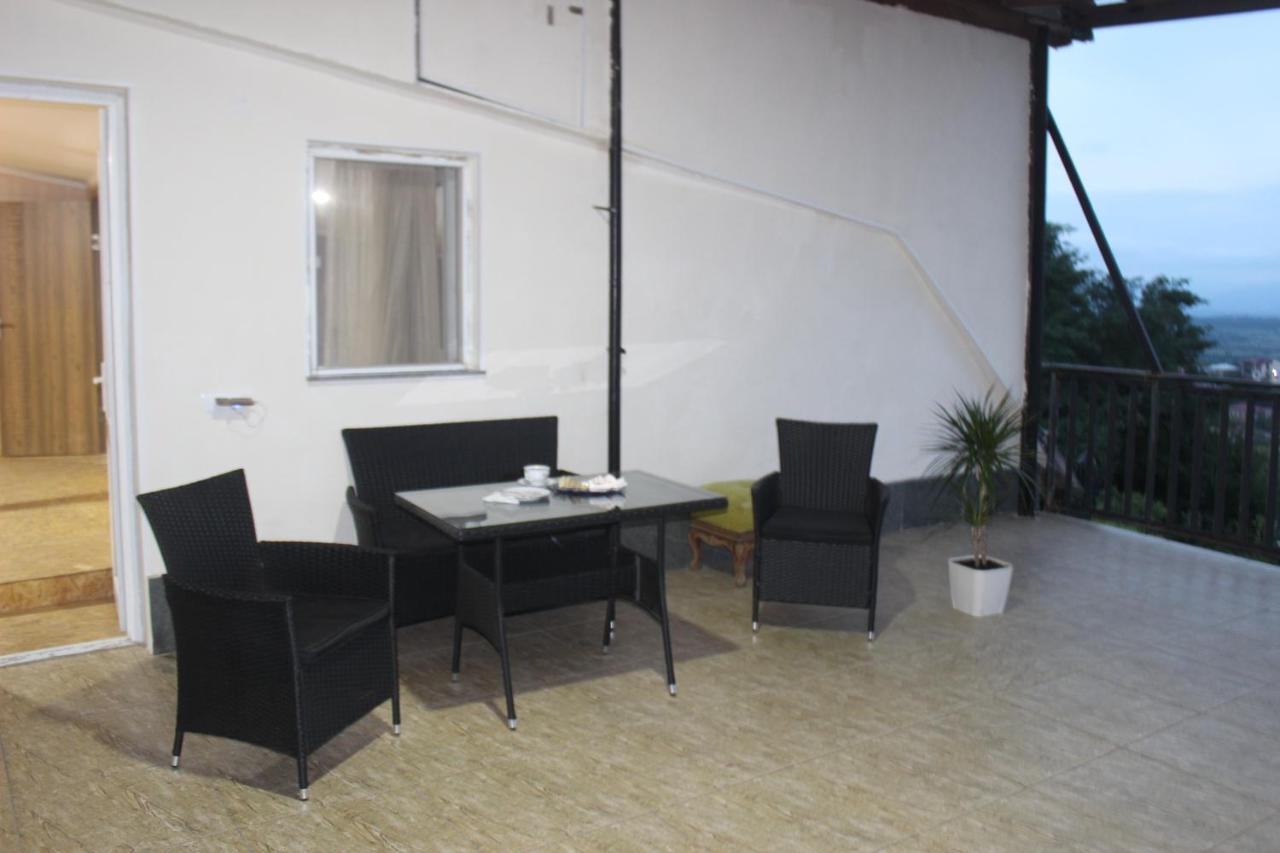 Guest House Katerina Kutaisi Exterior photo