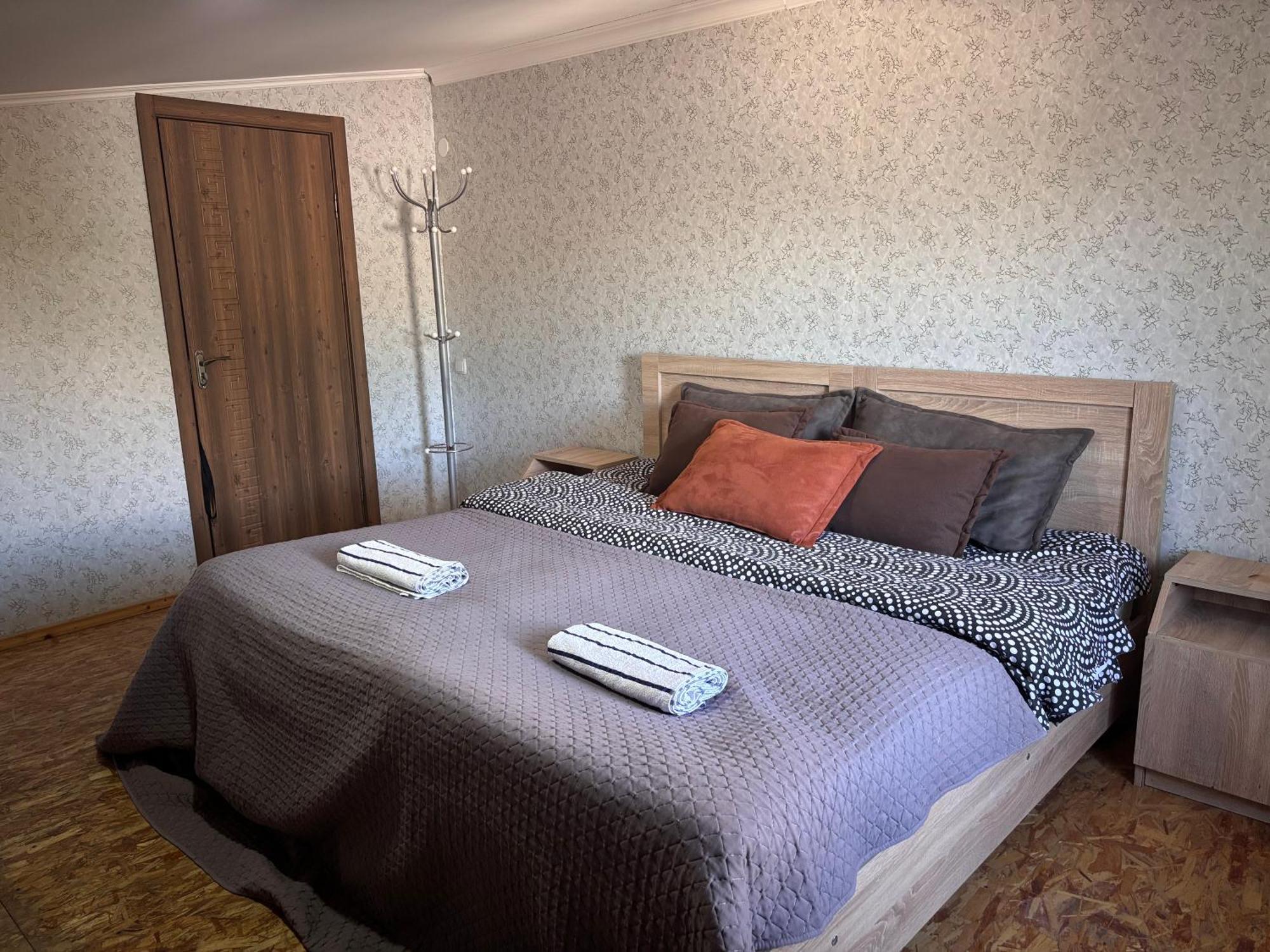Guest House Katerina Kutaisi Exterior photo